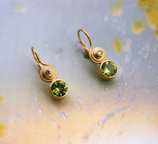 Peridot earrings with brilliant-cut diamonds